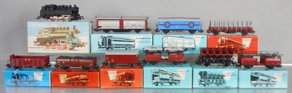 MARKLIN TRAIN SET: HO ga, 3032 tank loco w/cars 4506, 4601, 4504, 4613, 4608, 4640, 4635, 4612, 4633, orig boxes, C8-9.