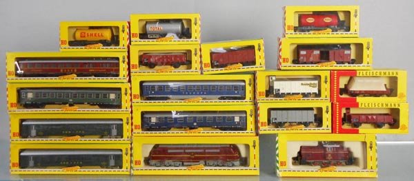 FLEISCHMANN　 オーストリア　客車 Yahoo!オークション - FLEISCHMANN 881203 alex 客車4両セット