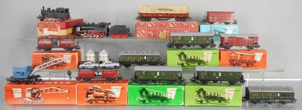 2 MARKLIN TRAIN SETS (1 of 1)