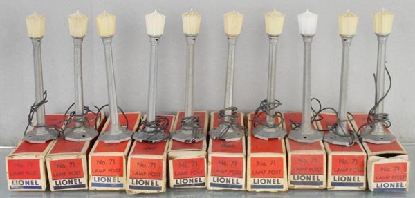 10 LIONEL 71 LAMP POSTS (1 of 1)