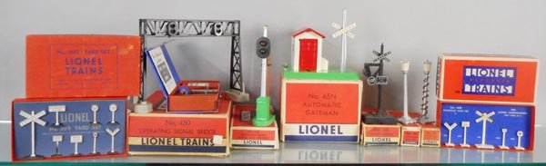 9 LIONEL ACCESSORIES (1 of 1)