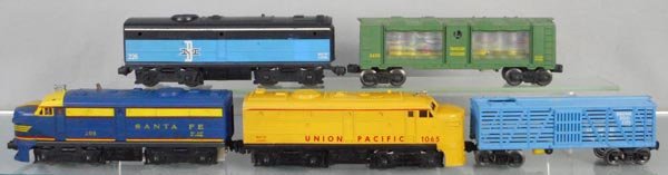 LIONEL TRAIN LOT: O ga, 208P Santa Fe Alco, decal cracked, 1065P Union Pacific Alco, 226T B&M Alco, 3386 Bronx Zoo, 3435 Aquarium car, cracked by hatch, 3 hatch handles chipped, C5.