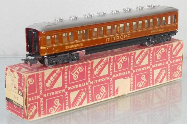 MARKLIN 353 SLEEPER: HO ga, red brown, orig box minor wear, C8.
