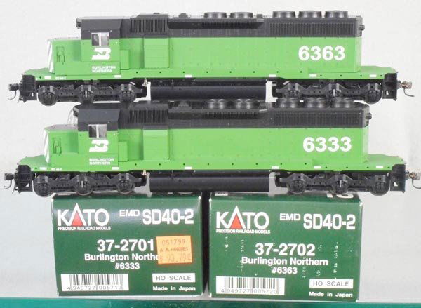 2 KATO BURLINGTON NORTHERN DIESELS (1 of 1)