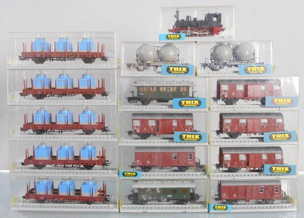 TRIX INTERNATIONAL FREIGHT TRAIN (1 of 1)