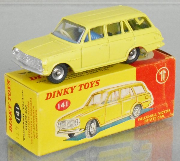DINKY 141 VAUXHALL VICTOR ESTATE CAR (1 of 1)
