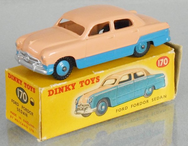DINKY 170 FORD FORDOR SEDAN (1 of 1)