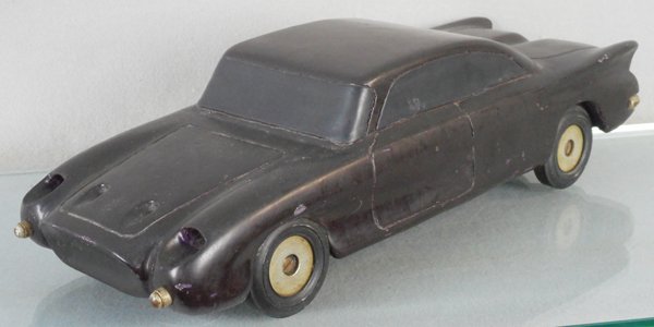 AUTO STYLING MODEL (1 of 2)