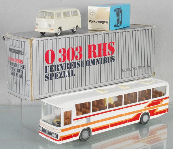 2 TOY BUSES (1 of 1)