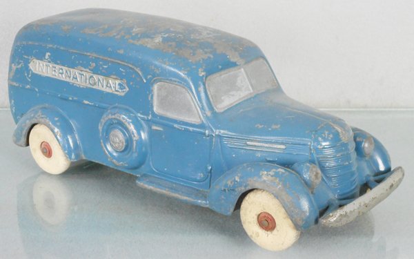 NATIONAL PRODUCTS 1937-40 INTERNATIONAL PANEL TRUCK (1 of 2)