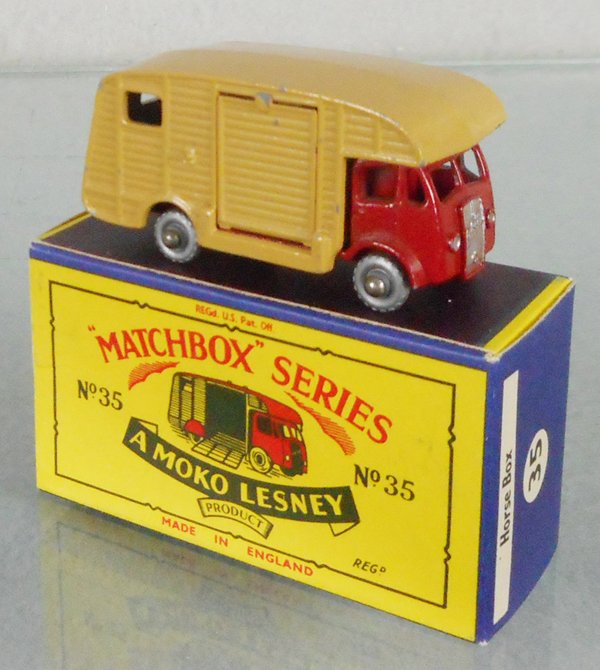 MATCHBOX 35A3 MARSHALL HORSE BOX (1 of 1)