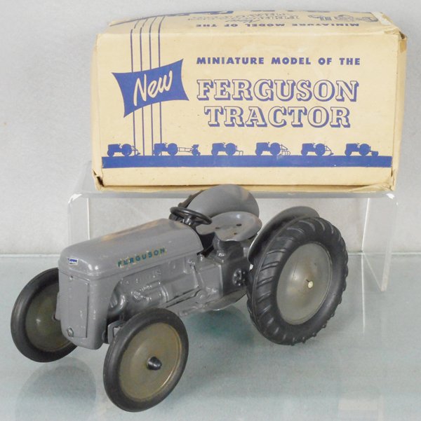 ADVANCED PRODUCTS FERGUSON TRACTOR (1 of 1)