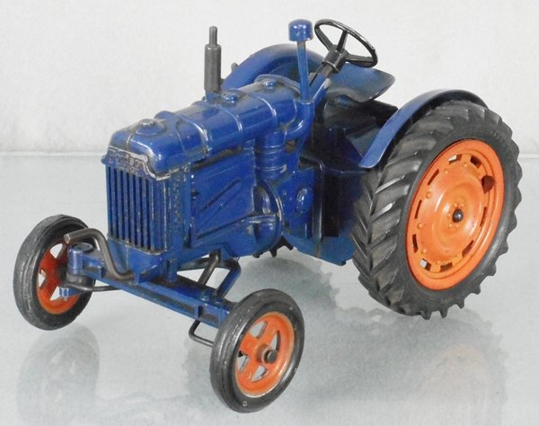 CHAD VALLEY FORDSON TRACTOR (1 of 1)