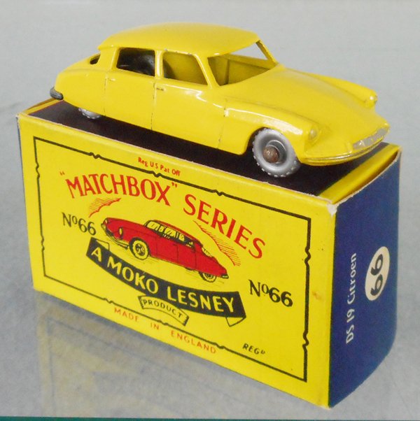 MATCHBOX 66A2 CITROEN DS19 (1 of 2)