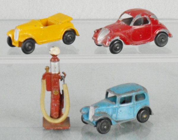 DINKY VEHICLES & GAS PUMP (1 of 1)
