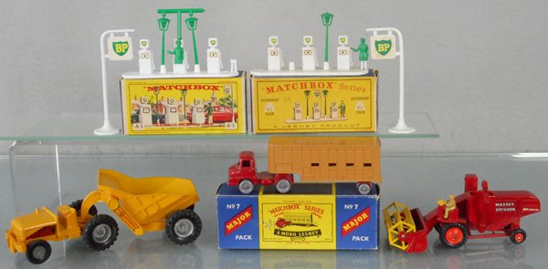 5 MATCHBOX TOYS (1 of 1)
