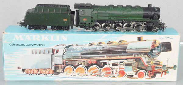 MARKLIN 3046 FRENCH LOCO & TENDE: HO ga, green, orig box overlabeled, C9.