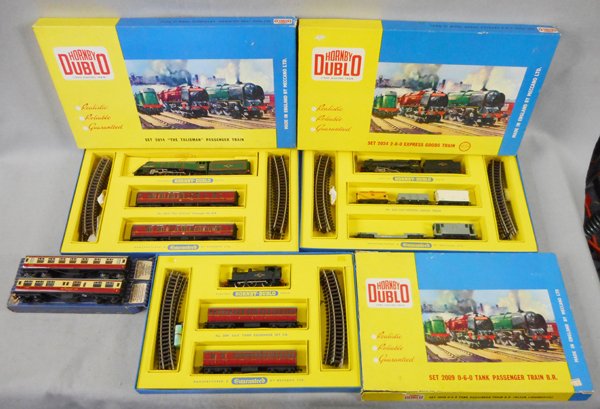 3 HORNBY DUBLO TRAIN SETS (1 of 1)
