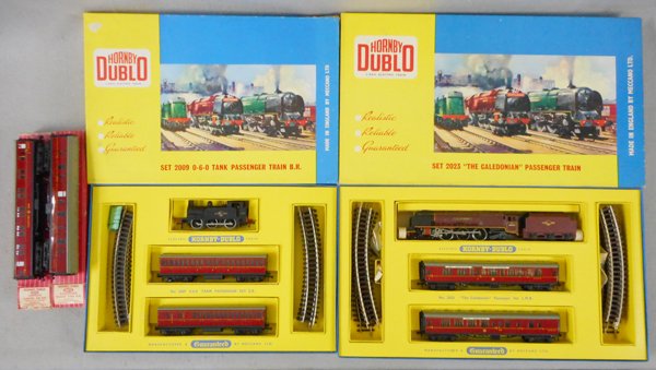 2 HORNBY DUBLO TRAIN SETS (1 of 1)
