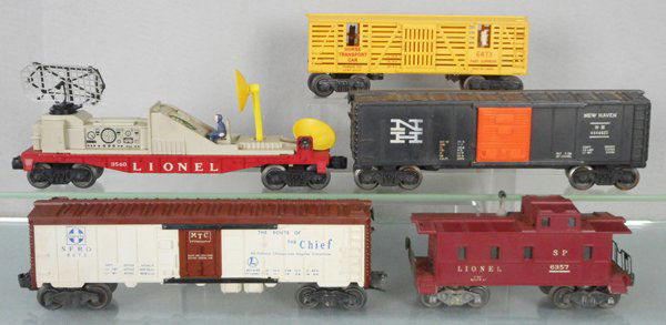 5 LIONEL FREIGHT CARS (1 of 1)