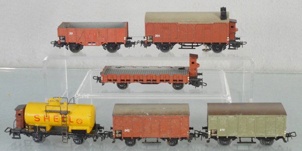 6 MARKLIN FREIGHT CARS (1 of 1)