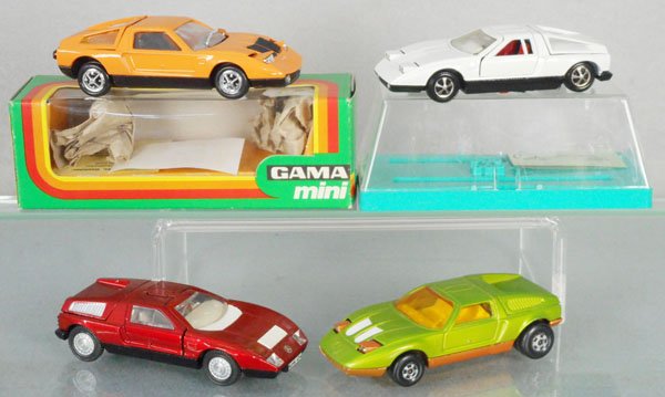 4 DIE CAST MERCEDES C111 AUTOS (1 of 1)