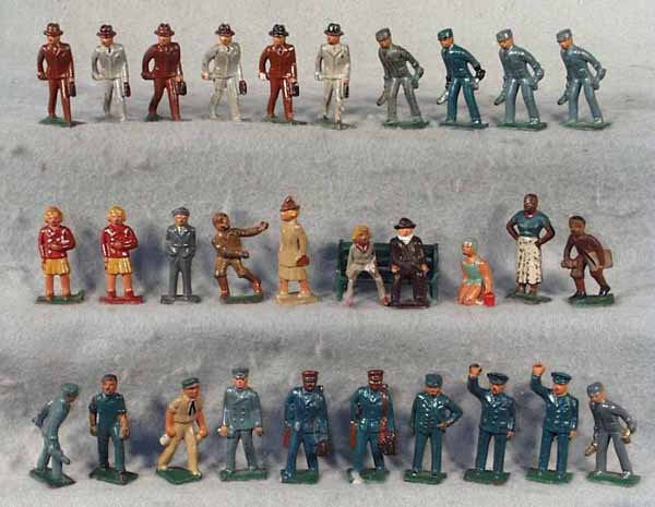 068A: 32 GREY IRON FIGURES