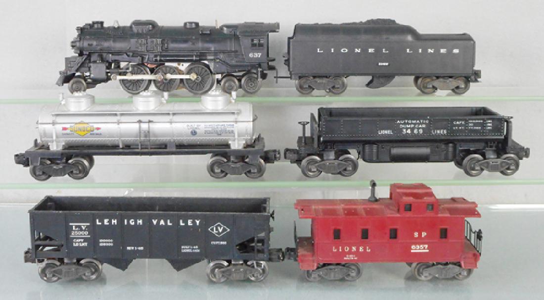 LIONEL TRAIN SET: O ga, 637 loco, 2046W tender, 6415 Sunoco tank, 3469 dump car, 6456 LV hopper, 6357 caboose, C6-7.