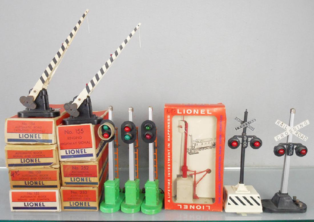 8 LIONEL ACCESSORIES (1 of 1)