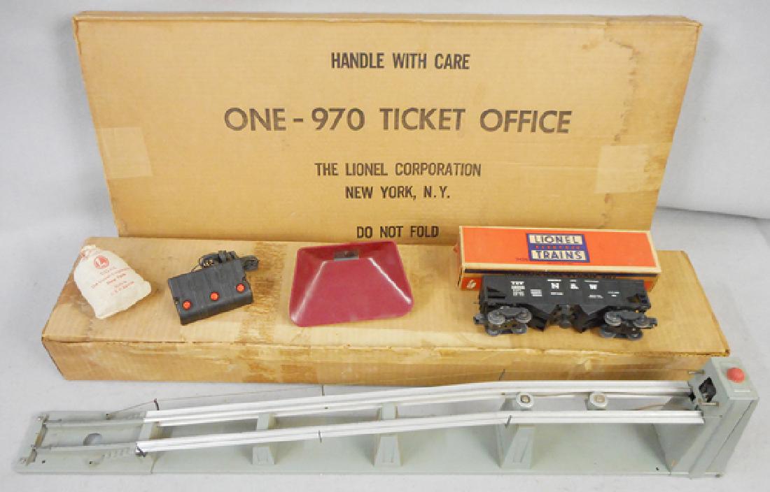 2 LIONEL ACCESSORIES (1 of 1)