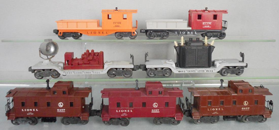 7 LIONEL FREIGHT CARS (1 of 2)