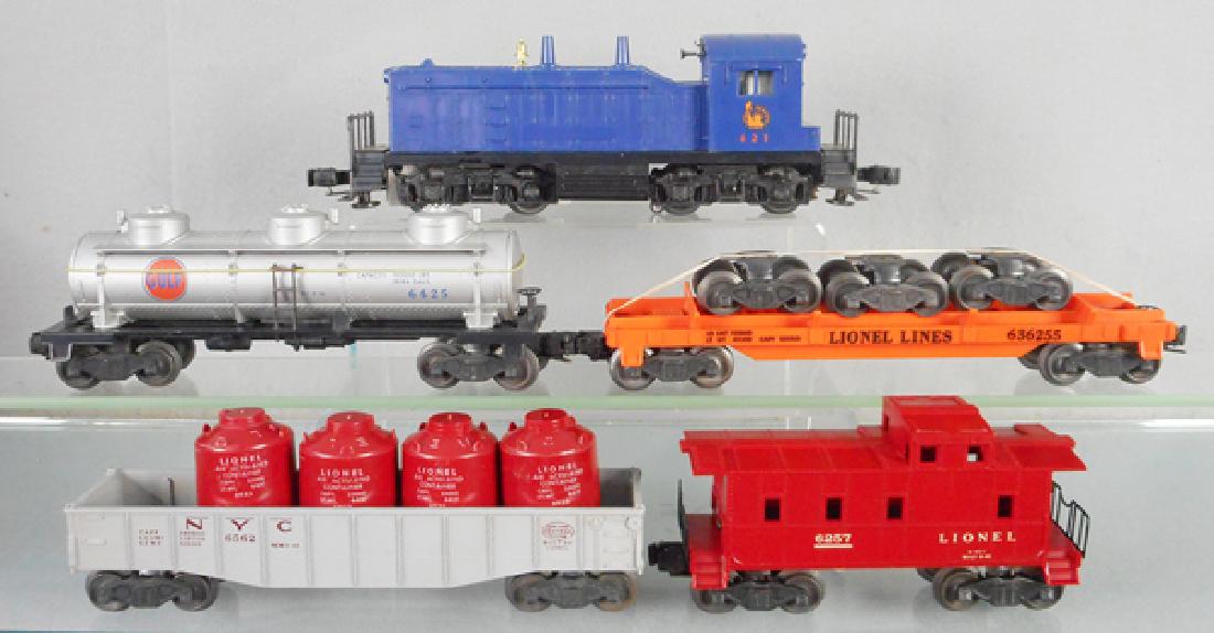 LIONEL 704 TRAIN SET (1 of 2)