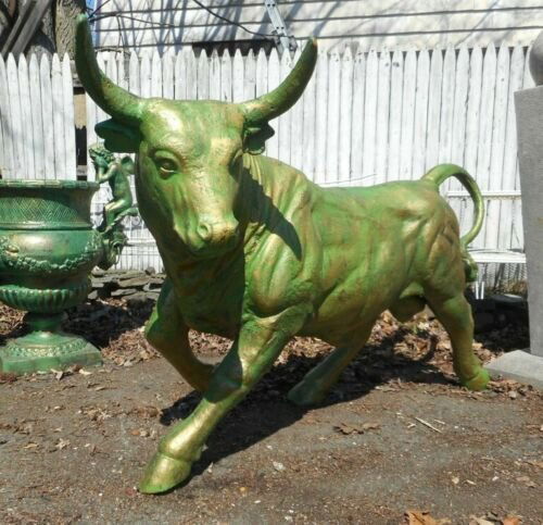 Impressive Cast Iron Lifesize Bull Statue (1 of 7)