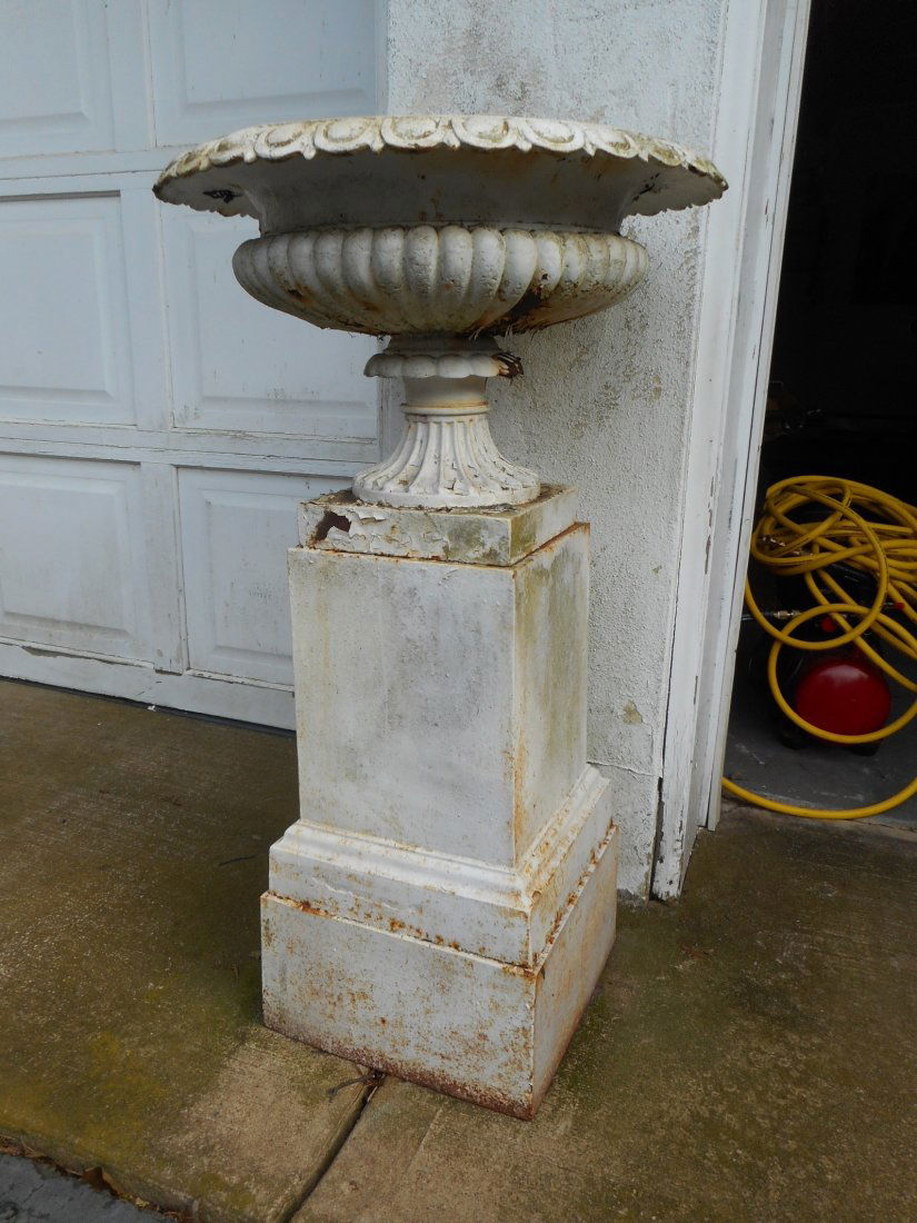 Single Iron Urn with Pedestal Base (1 of 4)