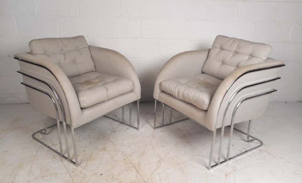 Pair of Midcentury Milo Baughman Lounge Chairs (1 of 5)