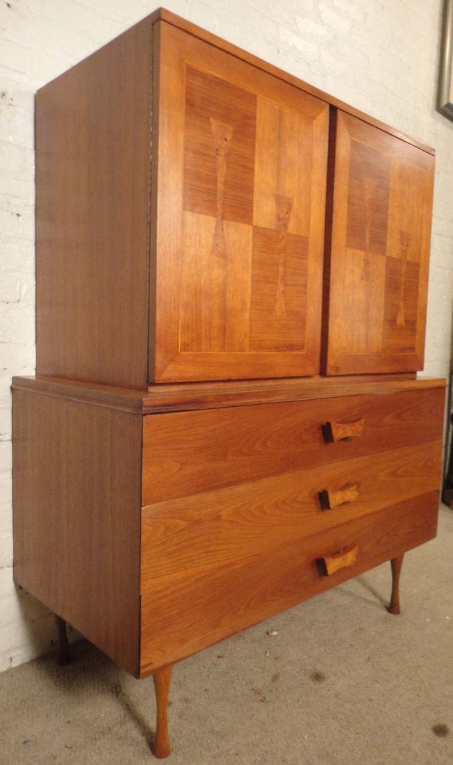 Beautiful Mid-Century Walnut Dresser with Burl Inlay (1 of 5)