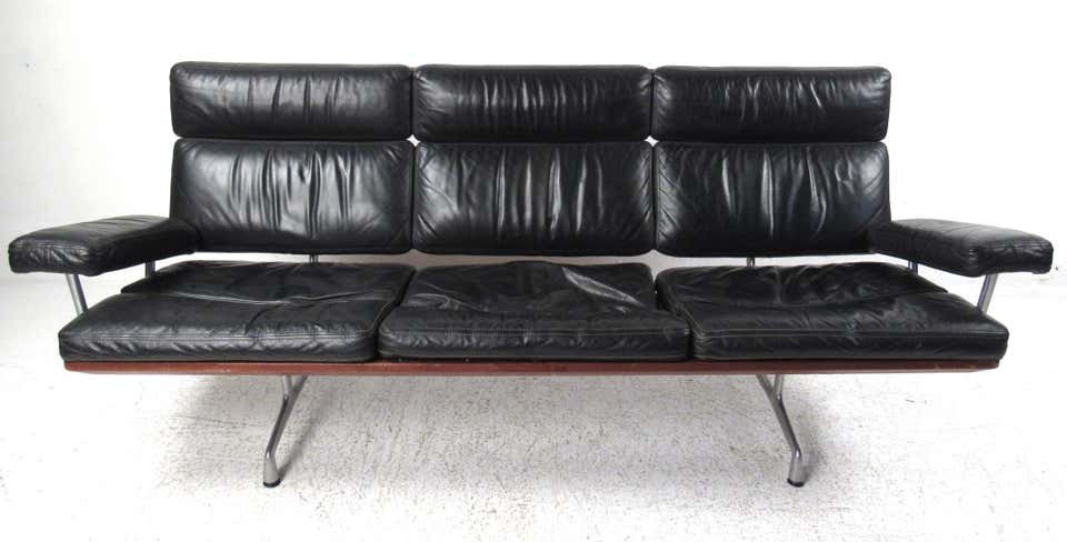 Sofa by Charles and Ray Eames for Herman Miller (1 of 7)