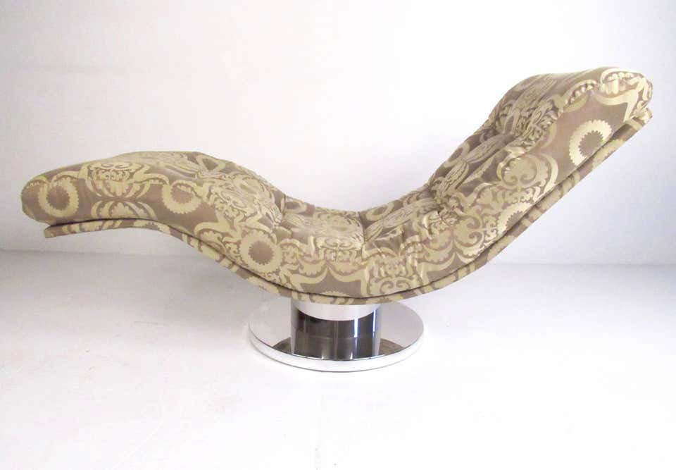 Mid-Century Milo Baughman Swivel Chaise Lounge Chair (1 of 6)