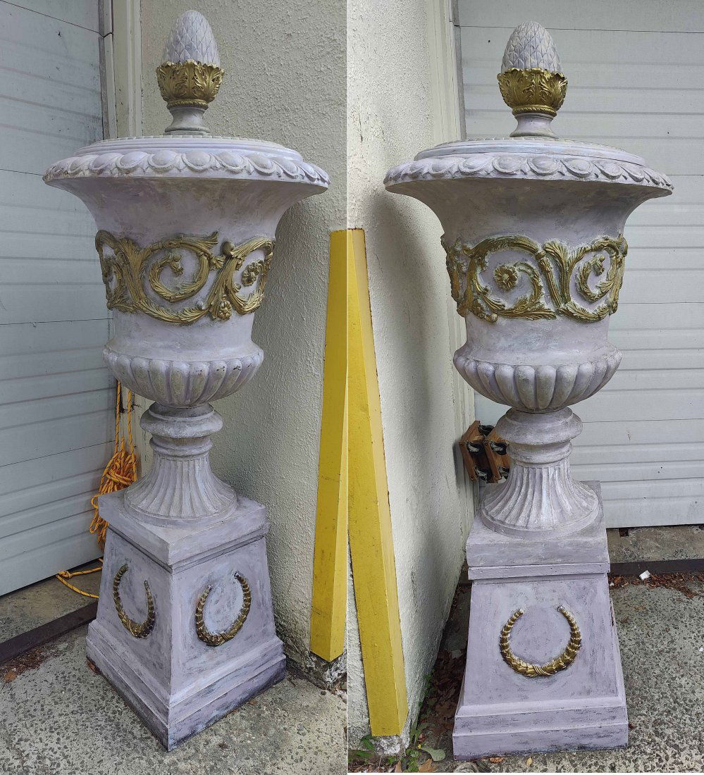 Pair Large Urns (1 of 4)
