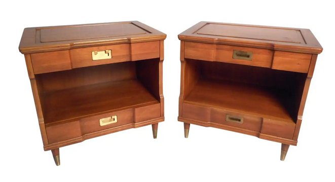 Pair of Midcentury Nightstands by John Widdicomb (1 of 6)