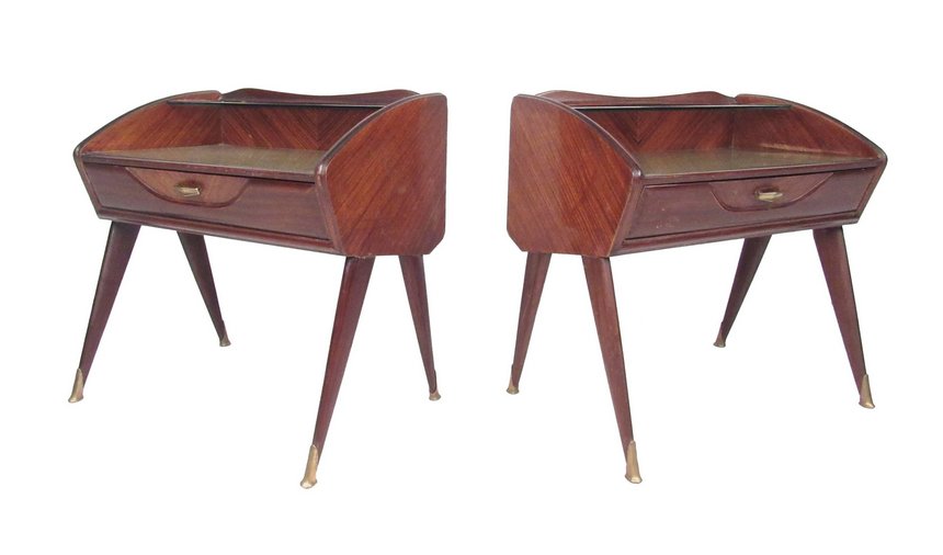 Mid-Century Modern Italian Nightstands: A pair of Italian Mid-Century nightstands in mahogany, with glass tops, a glass shelf and central drawer. // PICK UP LOCATION: New Jersey // Dimensions: Height: 22 in Width: 25.5 in Depth: 14 in // Co