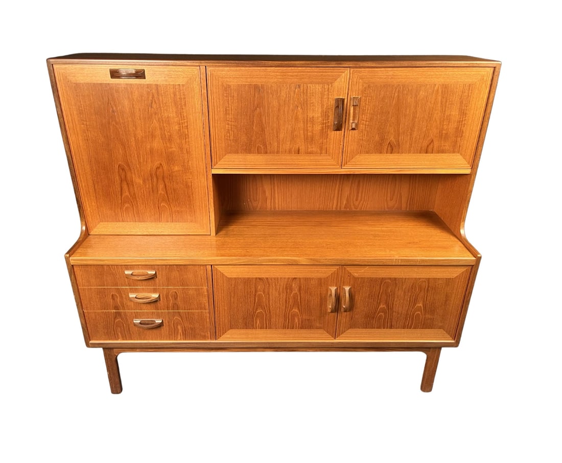 Mid-Century Sideboard by E.Gomme for G-Plan (1 of 13)