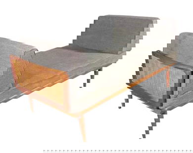 Peter Hvidt & Orla Mølgaard-Nielsen Daybed by John Stuart: An elegant vintage day bed by John Stuart, with woven sides and upholstered cushions. // Pickup location: Brooklyn, NY // Dimensions: Height: 25 in (63.5 cm)Width: 65.5 in (166.37 cm)Depth: 30 in (76.