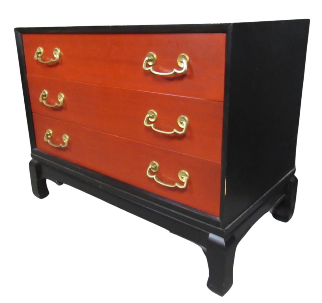Vintage Ebonized Chinoiserie Chest: Fantastic mid-century Chinoiserie/Tansu chest combining eastern aesthetic influences with western construction & craftsmanship. Taking plentiful nods from Michael Taylor's Far East collection for Bake