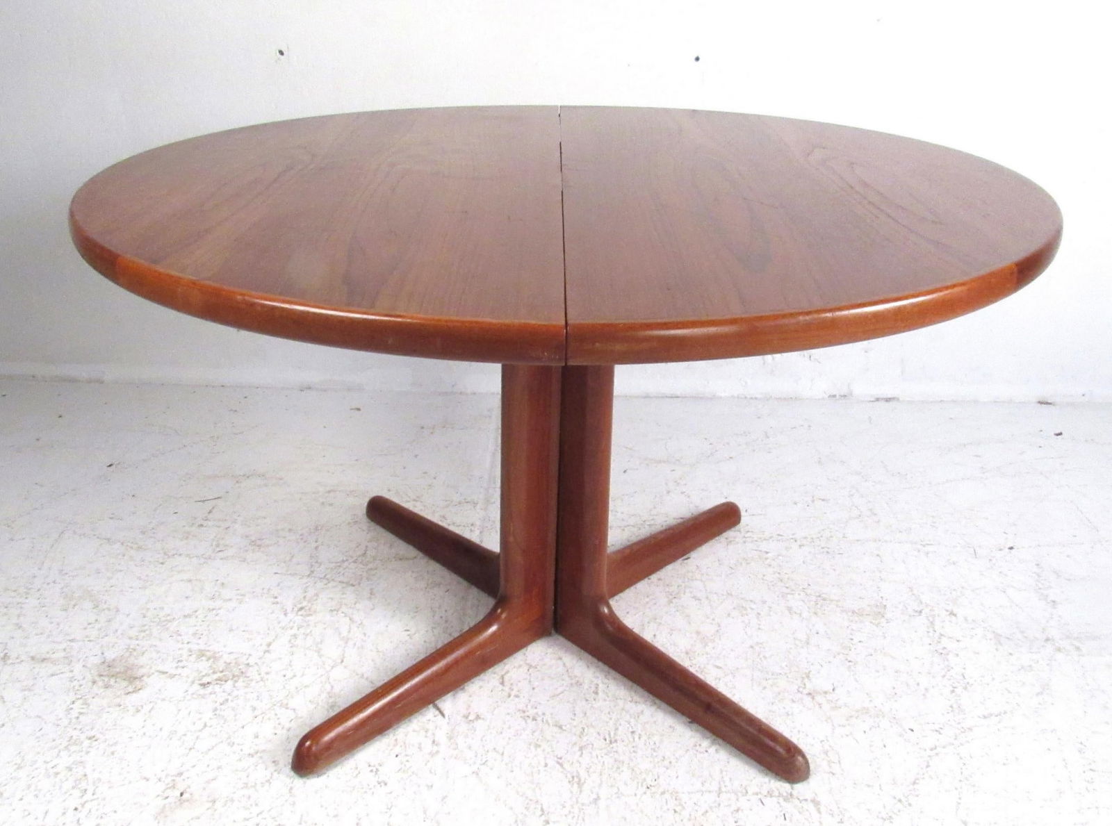 Round Teak Table w/ Leaves