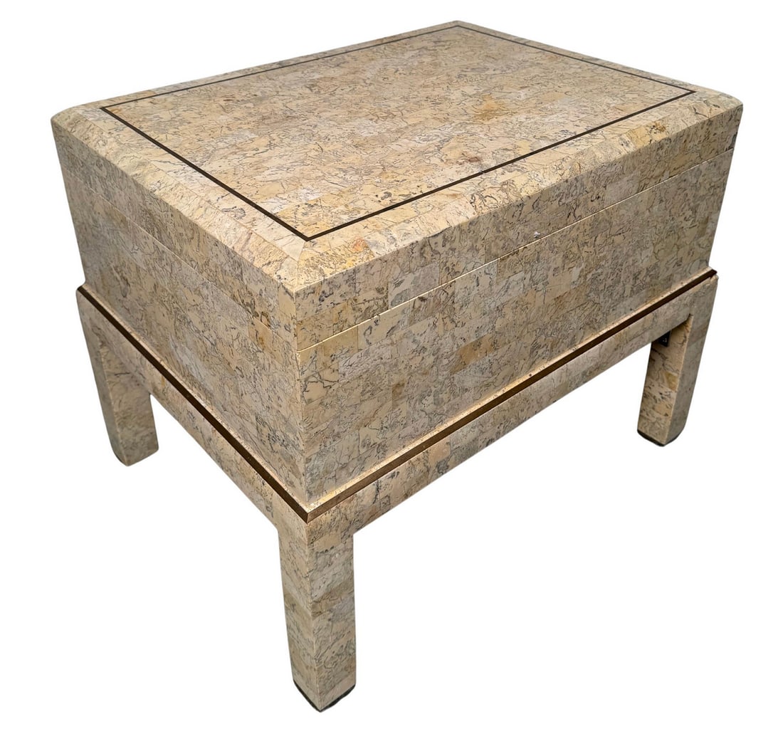 Vintage Maitland Smith Tessellated Marble Box: This exquisite vintage Tessellated Marble Box by Maitland-Smith epitomizes luxury and refined craftsmanship. Made from high-quality marble, the box features a stunning tessellated pattern that