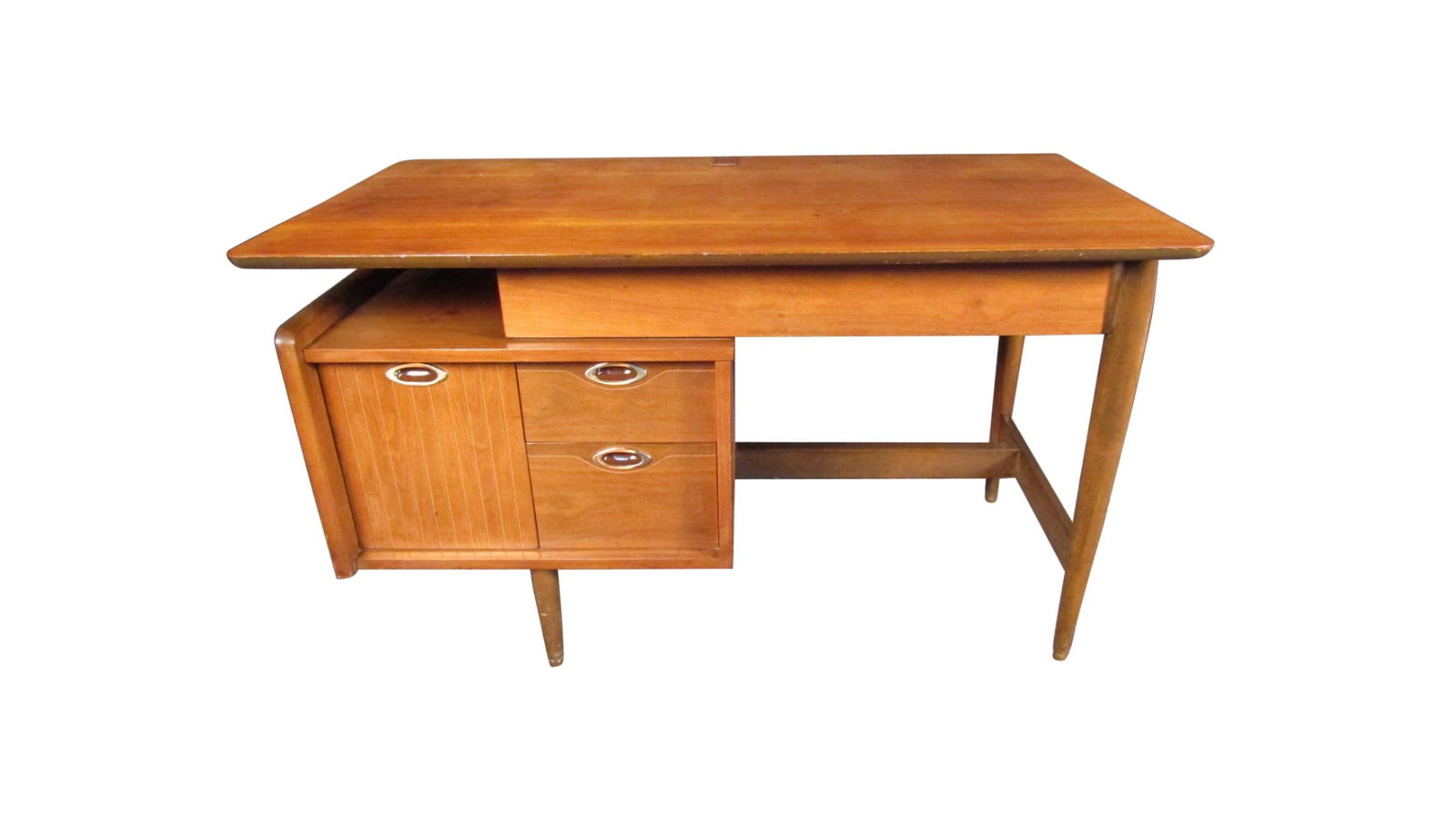 Mid-Century Modern Walnut Writing Desk by Mainline: Elegant, functional, and full of mid-century quality, this vintage writing desk by Mainline stands out with its rich walnut woodgrain and stylish design. Spacious compartments allow for easy filing an