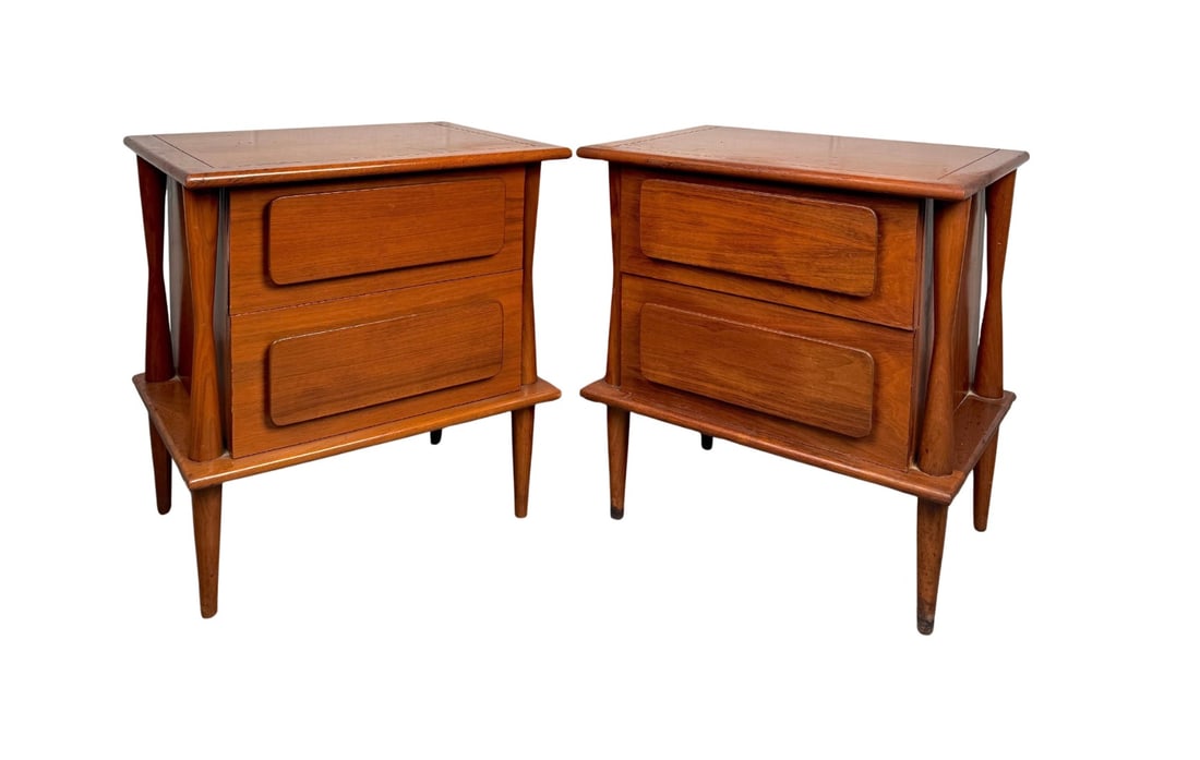 Pair of Mid-Century Modern Walnut Nightstands (1 of 19)