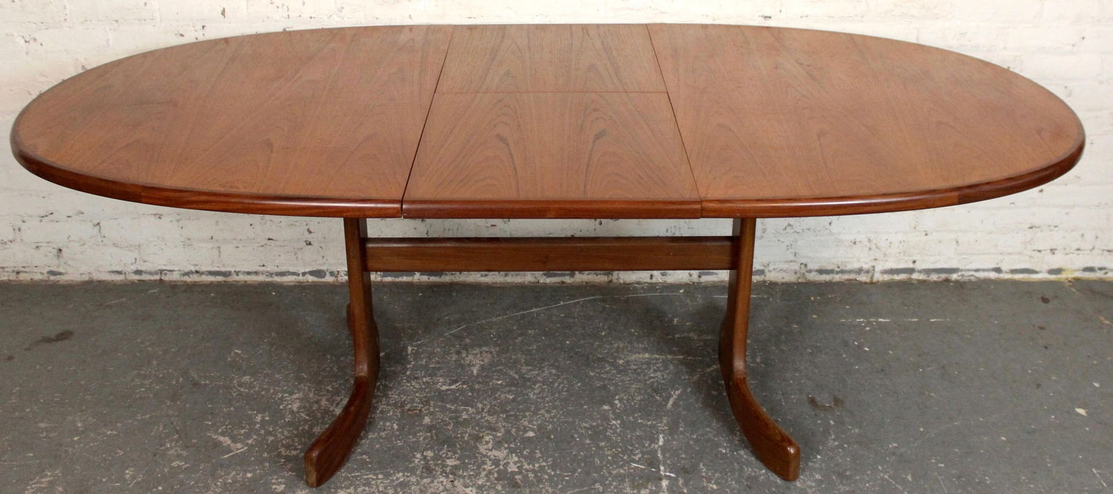 G-Plan "Whale Tail" Butterfly Leaf Dining Table - 4