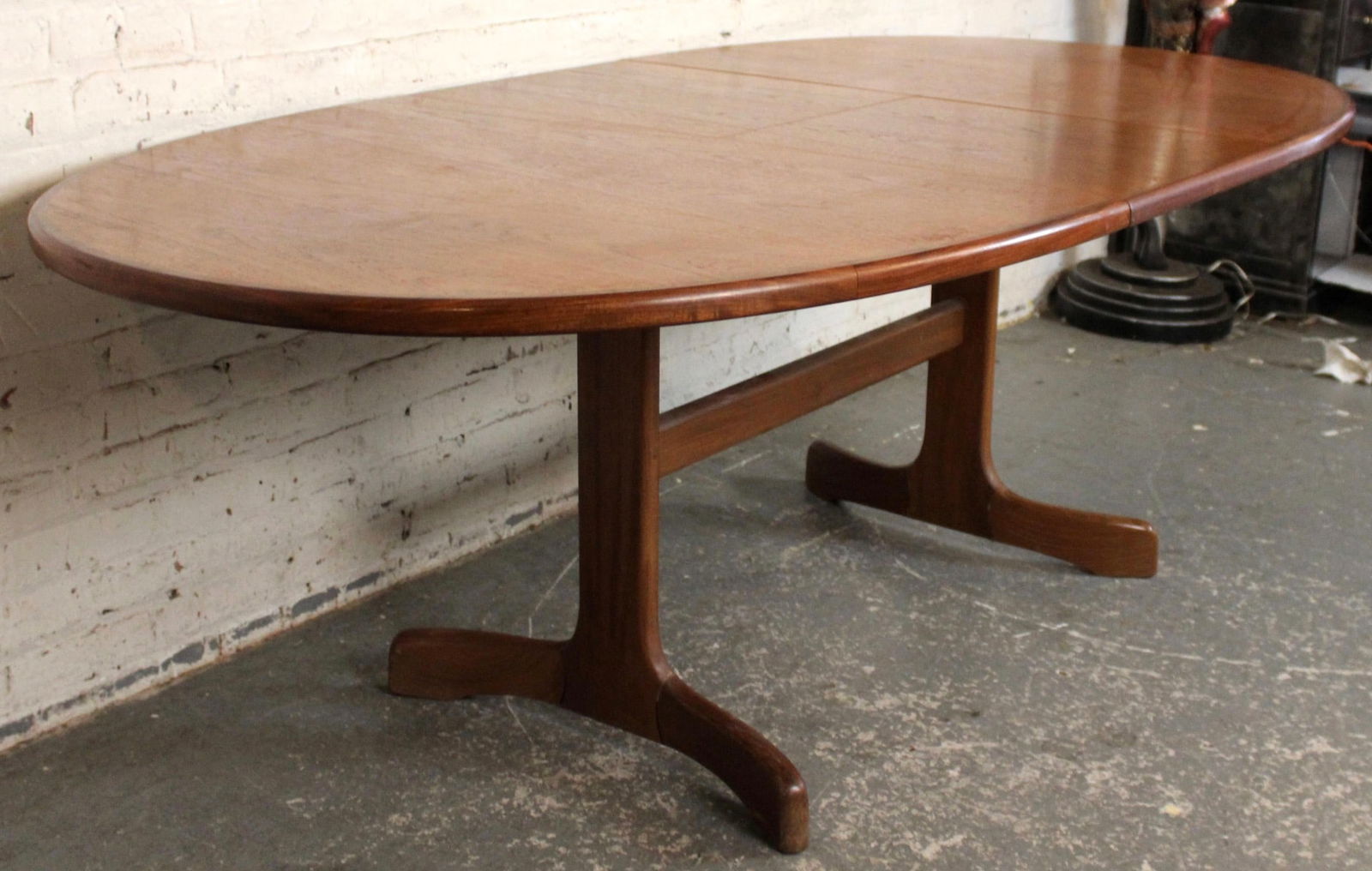 G-Plan "Whale Tail" Butterfly Leaf Dining Table - 5